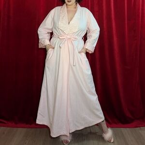 Vintage ballet pink flannel robe with quilted satin trim - L
